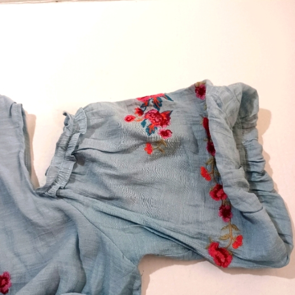 UMGEE Floral Rose Embroidered Cold Shoulder Short Puff Sleeve Top EUC - Picture 11 of 16